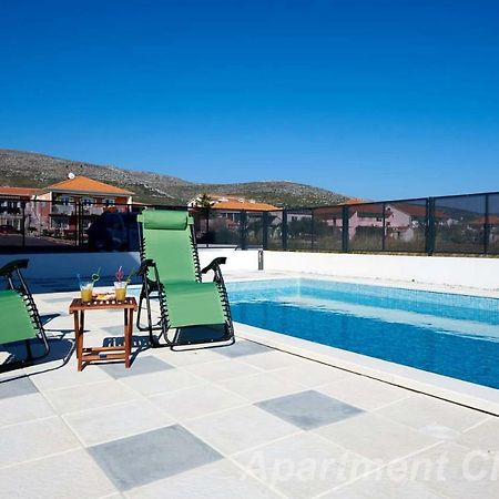 Luxury Apartment Charm With Pool Trogir Ngoại thất bức ảnh